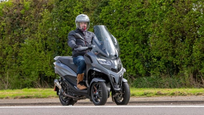 découvrez notre guide complet sur l'assurance scooter, qui vous aide à choisir la meilleure couverture pour votre véhicule. protégez-vous et votre scooter avec des options adaptées à vos besoins et bénéficiez de conseils pour économiser sur vos primes d'assurance.