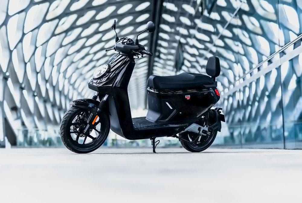 découvrez notre guide complet sur les assurances pour scooters 125. comparez les meilleures offres, trouvez des conseils pour choisir la couverture adaptée à vos besoins et protégez votre deux-roues en toute sérénité.