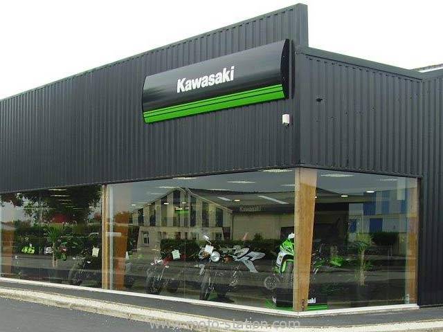 découvrez notre magasin kawasaki, votre destination incontournable pour une large gamme de motos, accessoires et services. profitez de conseils d'experts et d'offres exclusives pour vivre pleinement votre passion.
