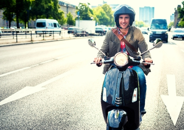 découvrez comment choisir l'assurance idéale pour votre scooter 50. comparez les offres, les garanties et les prix pour bénéficier d'une protection adaptée à vos besoins et rouler en toute sérénité.