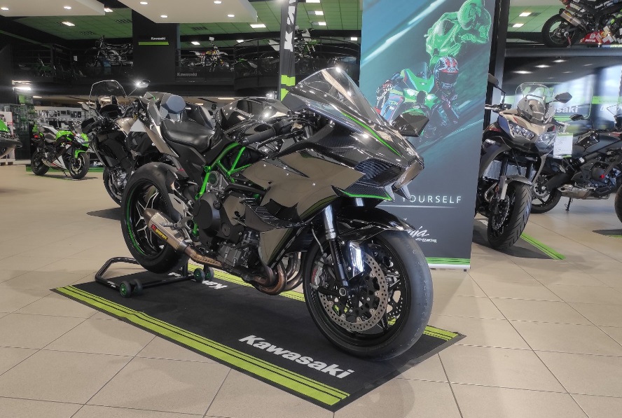 découvrez notre guide complet sur les motos kawasaki à bordeaux. des conseils d'achat aux meilleures adresses pour entretenir votre véhicule, explorez tout ce que la ville a à offrir aux passionnés de moto.