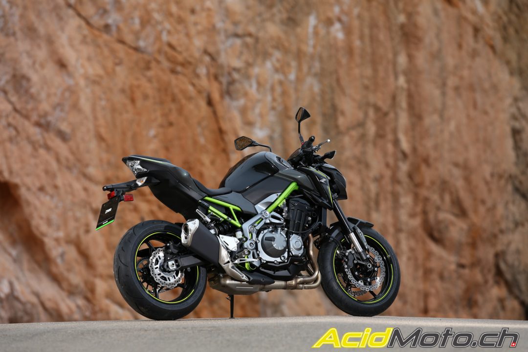 découvrez notre guide comparatif pour choisir entre la kawasaki z900 et la z1000. analysez les performances, le confort et le style de ces deux motos emblématiques afin de trouver celle qui correspond le mieux à vos besoins et à votre style de conduite.