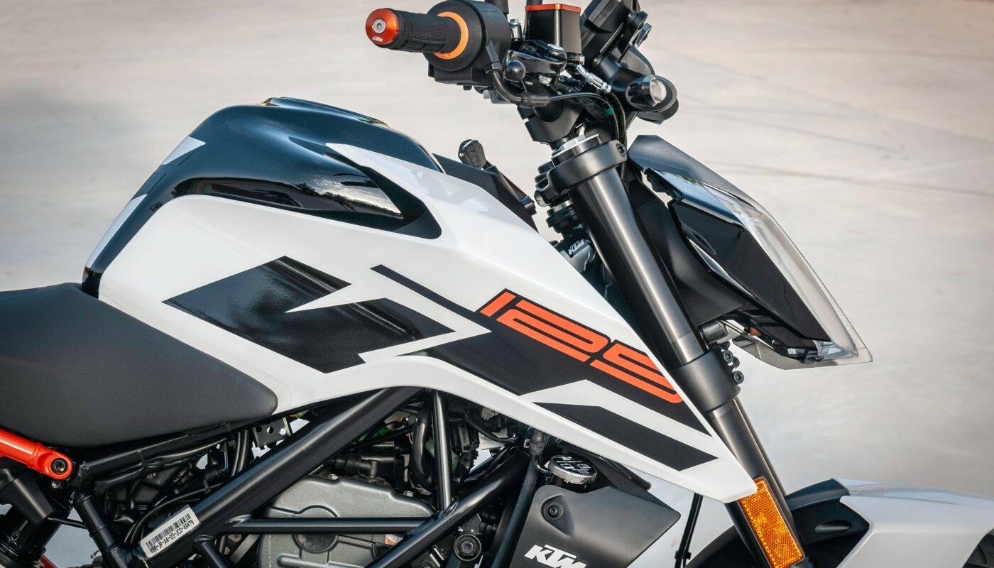 découvrez nos offres d'assurance moto 125 pas cher, conçues pour protéger votre véhicule tout en respectant votre budget. bénéficiez de garanties adaptées à vos besoins et d'un service rapide et efficace. comparez dès maintenant pour trouver la meilleure assurance moto au meilleur prix !