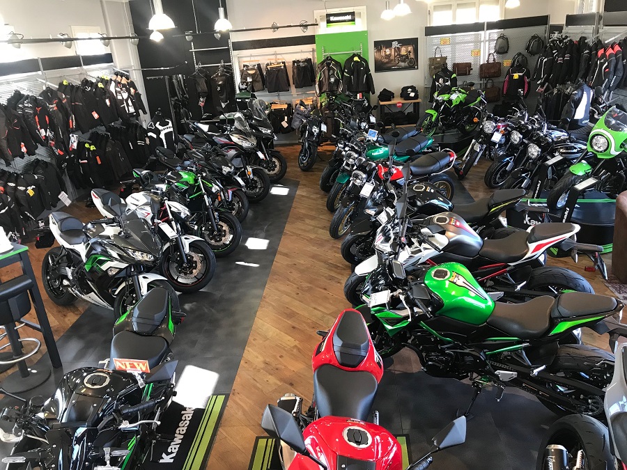 découvrez l'univers de kawasaki en suisse : modèles innovants, performance inégalée et passion pour la moto. explorez notre sélection de véhicules kawasaki adaptés à tous les passionnés.