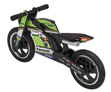 découvrez l'univers kawasaki avec notre large sélection de motos performantes et d'accessoires indispensables. que vous soyez un passionné de la vitesse ou un amateur de balades tranquilles, trouvez la moto qui vous correspond et équipez-vous avec des accessoires de qualité pour une expérience de conduite inégalée.