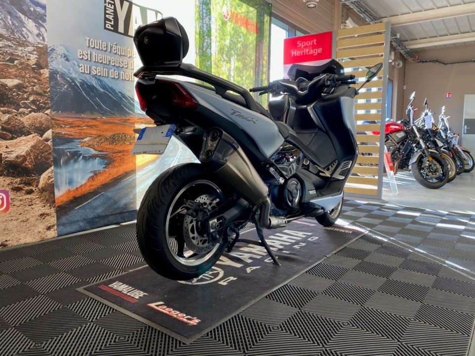 découvrez l'assurance idéale pour votre tmax 530. protégez votre scooter avec des garanties adaptées à vos besoins, une assistance 24/7 et des tarifs compétitifs. comparez nos offres et roulez sereinement en toute confiance.