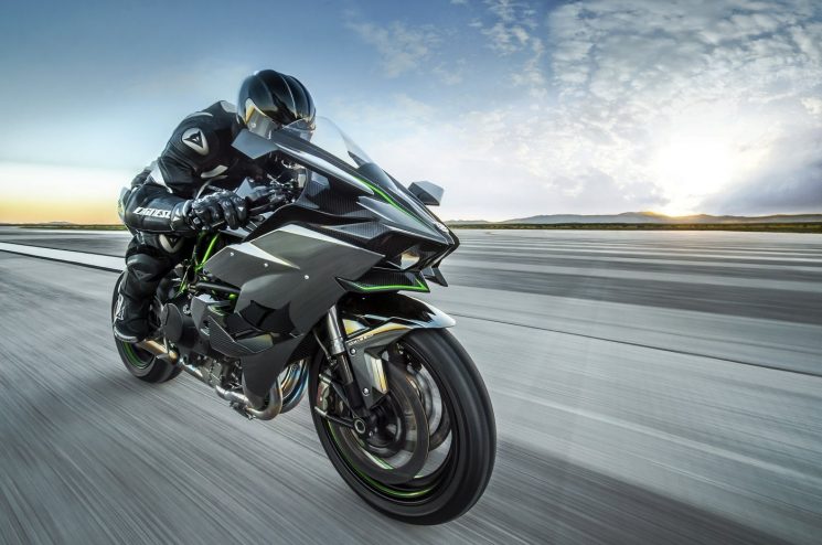 découvrez notre sélection des meilleures motos kawasaki de 2023. performances, design et innovations au rendez-vous, ces modèles vont vous séduire. que vous soyez amateur de vitesse ou de balades tranquilles, trouvez la moto kawasaki qui correspond à vos besoins et à votre style de vie.