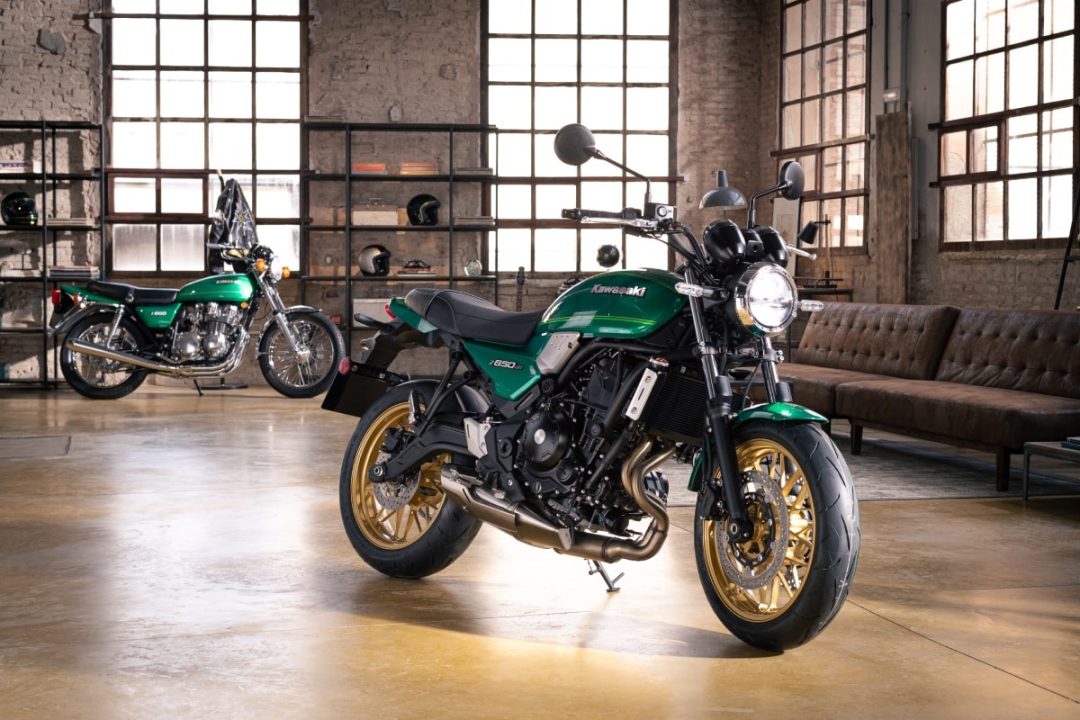découvrez la gamme des motos kawasaki 2022, alliant performance, technologie innovante et design audacieux. explorez les modèles emblématiques conçus pour les passionnés de moto, qu'il s'agisse de roadsters agiles ou de puissantes sportives. profitez d'une expérience de conduite inégalée sur deux roues avec kawasaki.