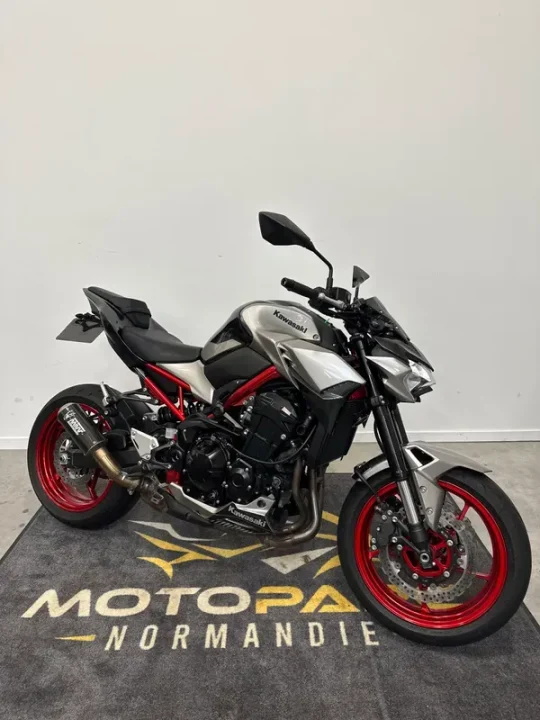 découvrez notre sélection de motos kawasaki z900 d'occasion, alliant performance et confort. profitez de tarifs imbattables et d'un large choix de modèles inspectés et garantis pour une conduite en toute sécurité.