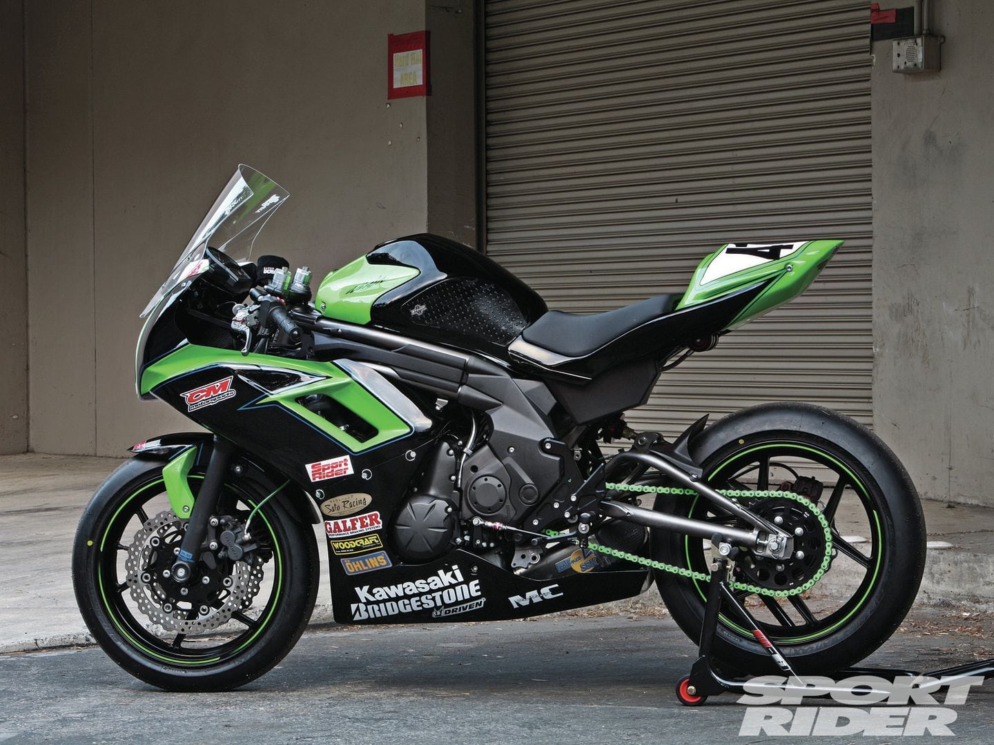 découvrez la kawasaki racer, un véhicule qui allie performance exceptionnelle et technologie de pointe. plongez dans un univers où innovation et puissance se rencontrent pour offrir une expérience de conduite inégalée.
