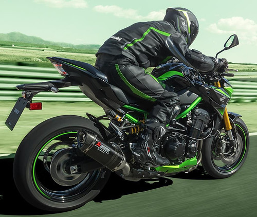 découvrez la kawasaki z900, une moto puissante alliant performances impressionnantes et caractéristiques techniques avancées. parfaite pour les amateurs de sensations fortes, la z900 offre une maniabilité exceptionnelle et un design moderne. explorez son moteur robuste, sa technologie innovante et ses atouts qui en font un choix incontournable pour les passionnés de motocyclisme.