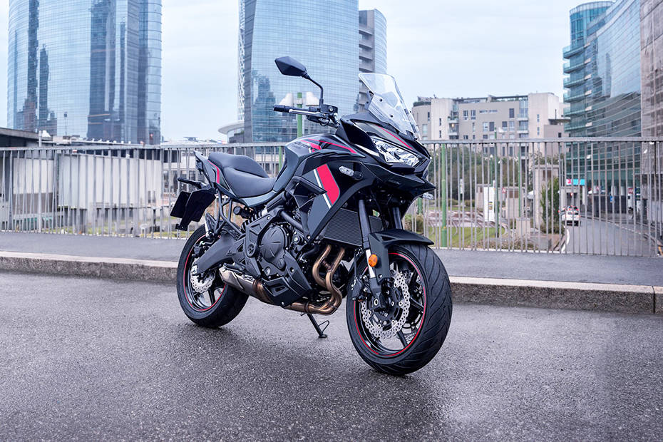 découvrez la kawasaki versys 650, une moto polyvalente alliant confort et performance. idéale pour les trajets quotidiens comme pour les aventures sur route, elle offre une excellente maniabilité et une technologie avancée pour une expérience de conduite inégalée.