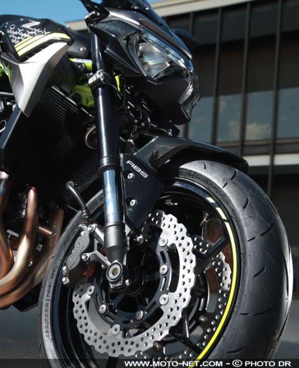 découvrez notre essai complet de la kawasaki z900 a2 2020, une moto conçue pour offrir un parfait équilibre entre puissance et maniabilité. plongez dans les performances, le design et les fonctionnalités qui font de ce modèle une référence pour les jeunes pilotes et les amateurs de sensations fortes.