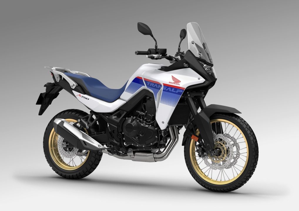 découvrez l'évolution fascinante des motos honda, des premiers modèles emblématiques aux innovations technologiques récentes. plongez dans l'histoire de cette marque iconique et explorez comment elle a révolutionné le monde de la moto.