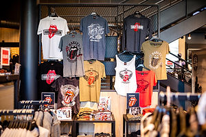 découvrez notre boutique harley-davidson, votre destination incontournable pour une vaste sélection de motos emblématiques, vêtements de marque et accessoires uniques. plongez dans l'univers de la liberté sur deux roues et trouvez votre parfaite compagne d'aventure.