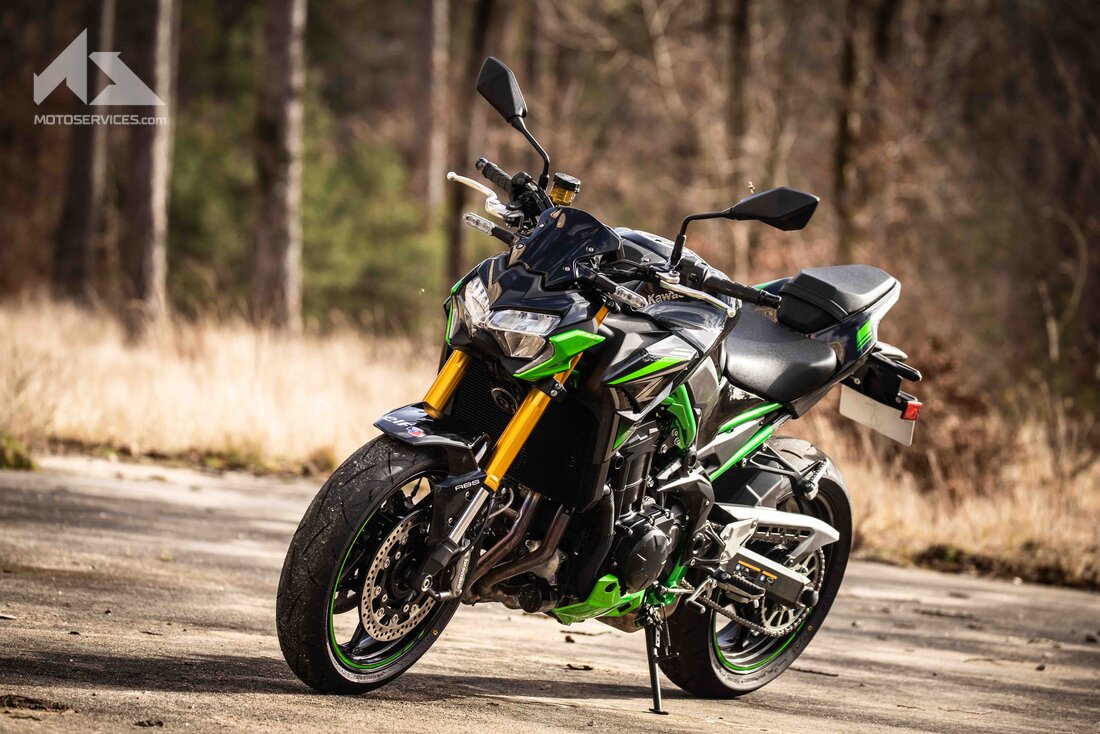 découvrez notre essai complet de la kawasaki z900 2019, une moto alliant puissance et agilité. plongez dans ses performances, son design audacieux et ses caractéristiques techniques qui font de ce modèle un incontournable pour les amateurs de sensations fortes.