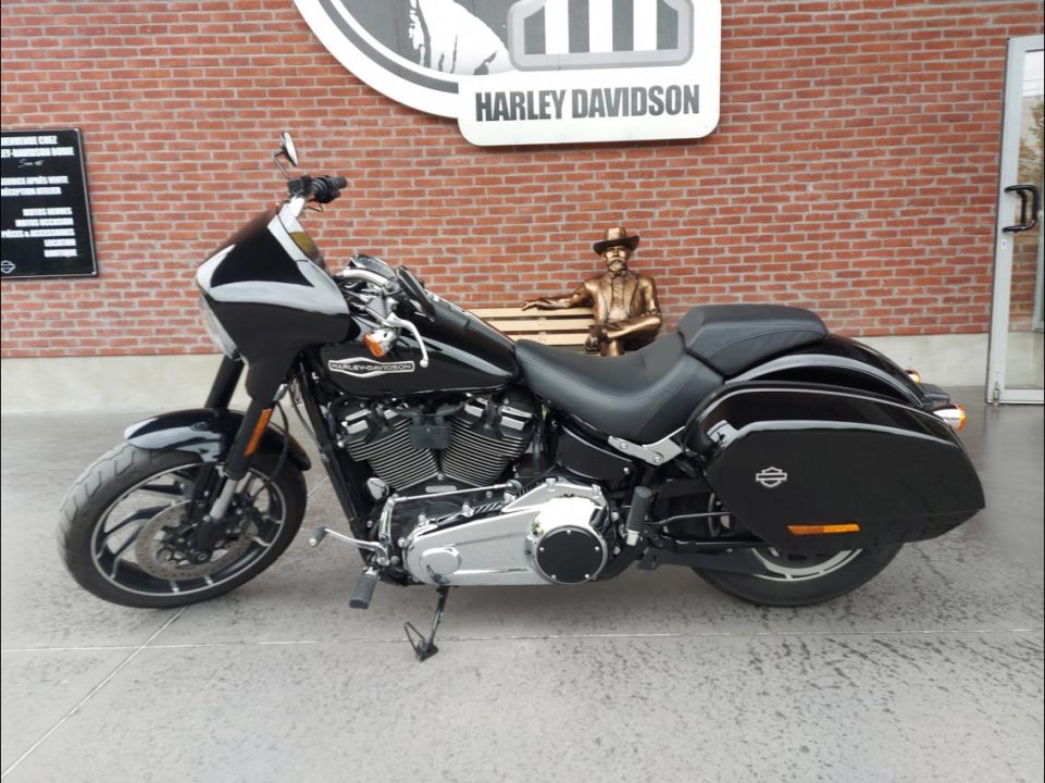 découvrez notre assurance spécialement conçue pour les motos harley. protégez votre passion avec une couverture sur mesure qui vous offre sécurité et tranquillité d'esprit. profitez de tarifs compétitifs et d'un service client dédié aux motards.