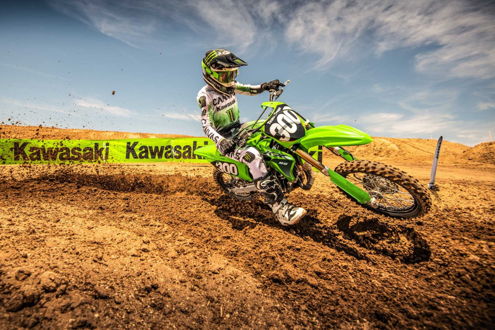 découvrez notre guide complet sur le motocross kawasaki, qui couvre tout ce que vous devez savoir pour choisir, entretenir et améliorer votre moto. que vous soyez débutant ou pilote expérimenté, trouvez des conseils pratiques, des astuces de professionnels et des informations sur les modèles emblématiques de la marque. préparez-vous à vivre des sensations fortes sur les pistes avec ce guide incontournable.