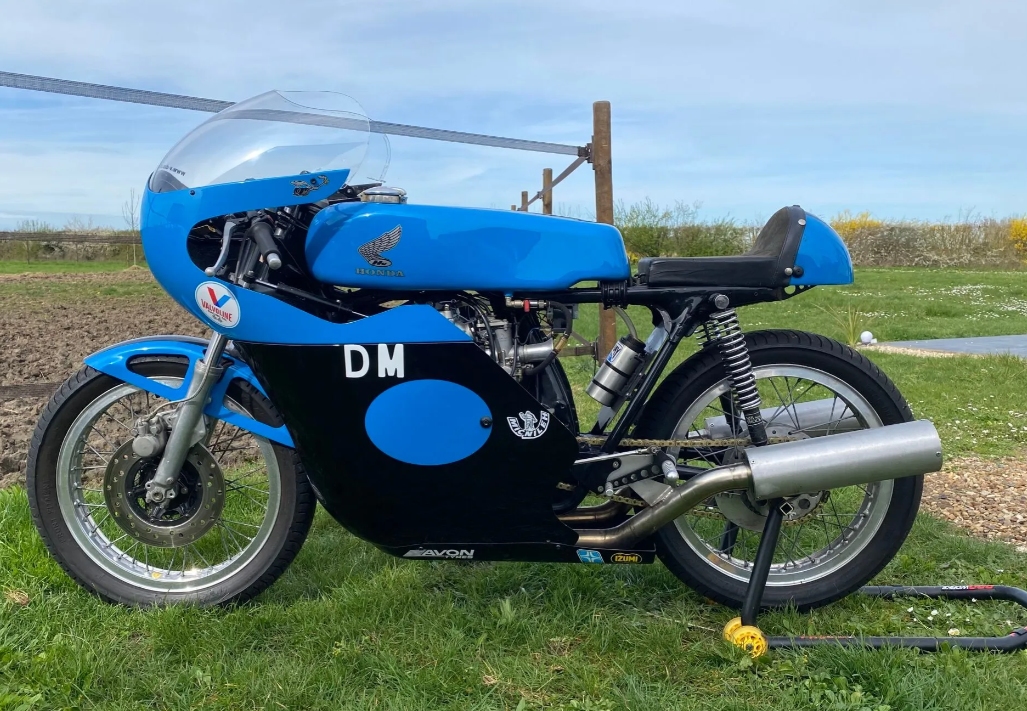 découvrez les dernières nouveautés en matière de motos pour le mois d'avril. des modèles innovants, des équipements de pointe et des tendances à ne pas manquer pour tous les passionnés de deux-roues.