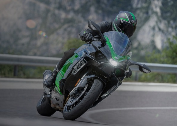 découvrez notre concessionnaire kawasaki 77, votre expert en motos et véhicules kawasaki dans la région. profitez d'un large choix de modèles, d'un service de qualité et de conseils personnalisés pour trouver la moto qui vous correspond. visitez-nous dès aujourd'hui !