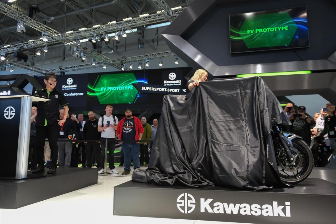 découvrez kawasaki select, une technologie innovante qui transforme votre expérience de conduite. profitez d'une performance optimale, d'une efficacité énergétique accrue et d'un design futuriste qui allie confort et sécurité. plongez dans l'avenir de la mobilité avec kawasaki.