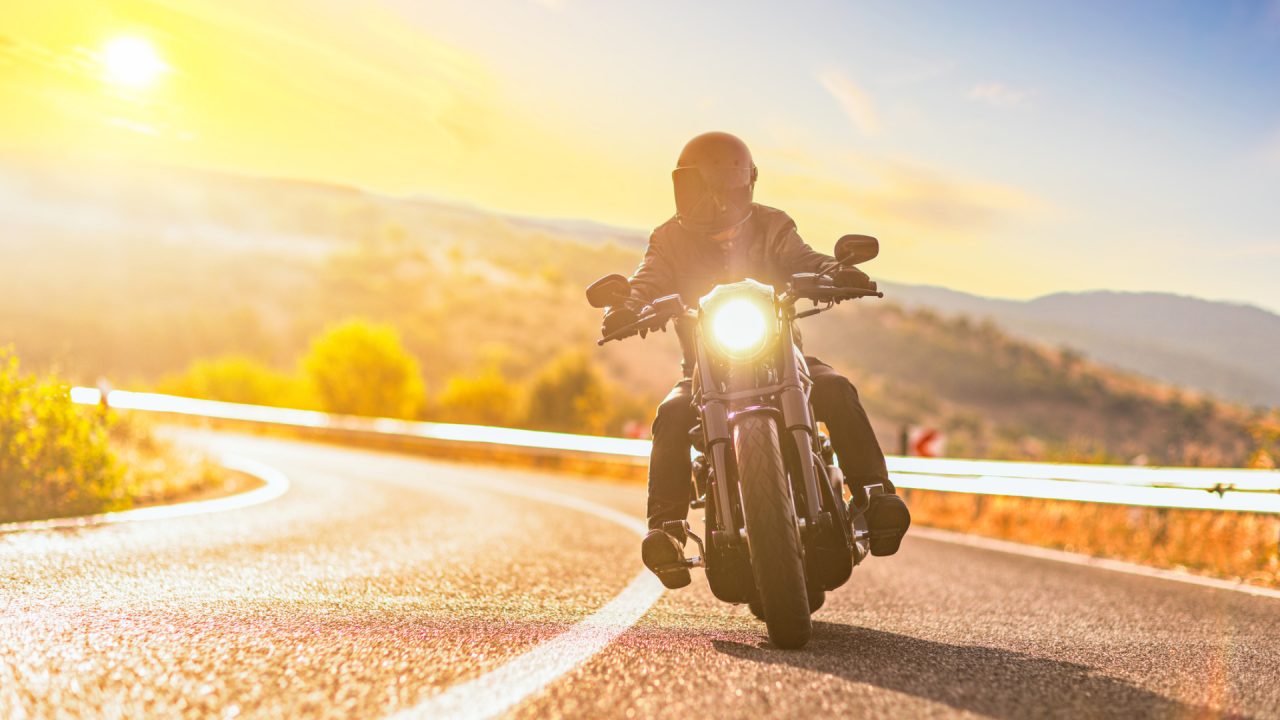 découvrez l'assurance moto au kilomètre : une option flexible et économique qui s'adapte à vos besoins de conduite. payez uniquement pour les kilomètres parcourus et profitez d'une couverture sur mesure pour votre moto. idéale pour les conducteurs occasionnels souhaitant réduire leurs frais d'assurance.