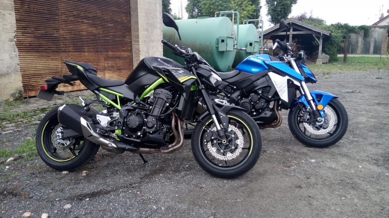 découvrez la comparaison détaillée entre la kawasaki z900 de 95cv et celle de 125cv. analysez les performances, le design et les caractéristiques techniques pour choisir la moto qui correspond à vos besoins.