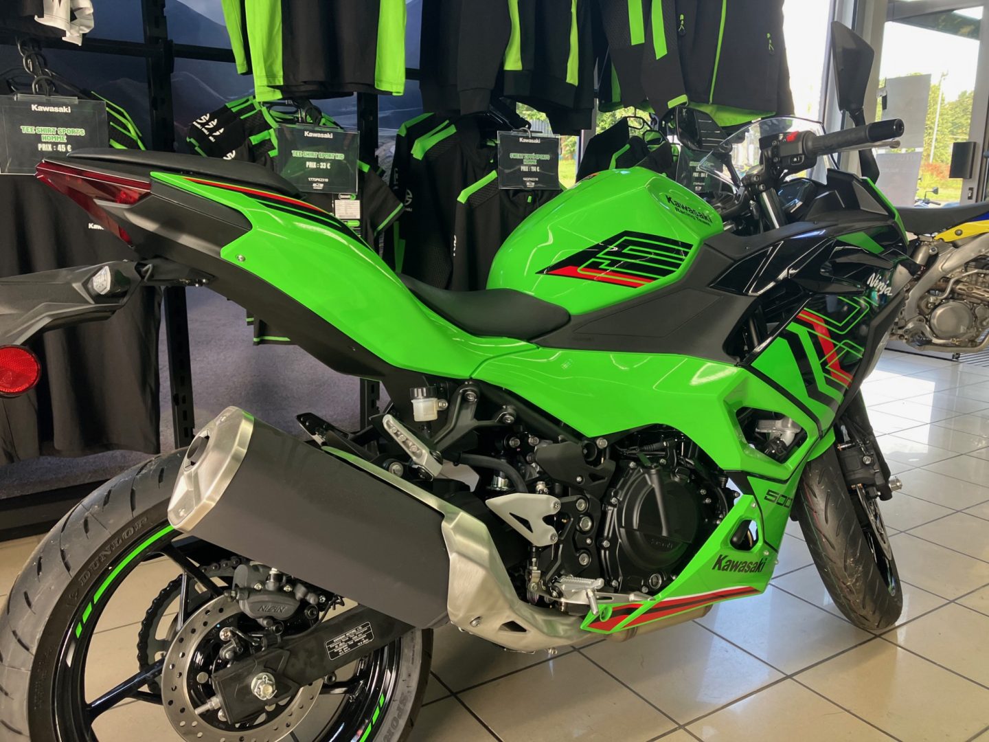 découvrez nos solutions de financement pour l'achat de votre moto kawasaki. profitez de conditions avantageuses et d'un service personnalisé pour réaliser votre rêve de conduite.