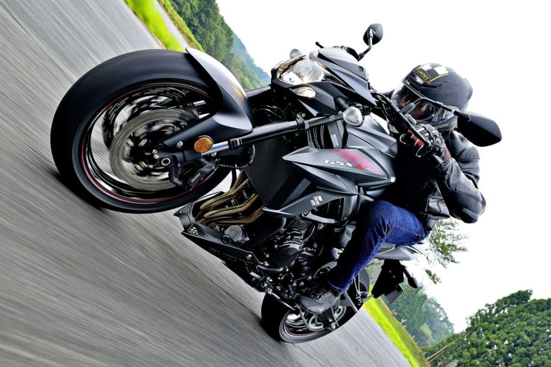 découvrez notre guide complet sur la gsx-s 750, une moto alliant performance et confort. explorez ses caractéristiques, ses atouts, et des conseils d'entretien pour profiter pleinement de cette machine emblématique.