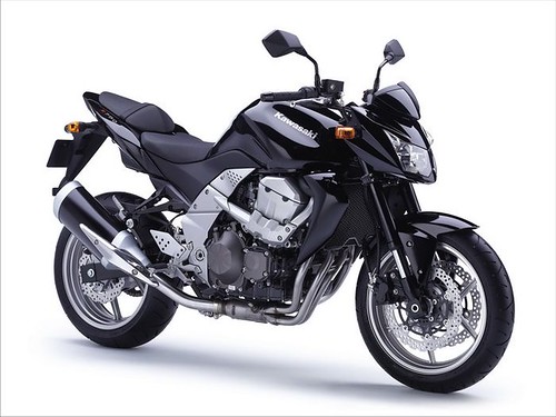 découvrez les caractéristiques essentielles du kawasaki 750, un modèle emblématique alliant puissance, performance et design innovant. explorez ses spécifications techniques, ses atouts sur la route et ce qui en fait un choix privilégié pour les passionnés de motos.