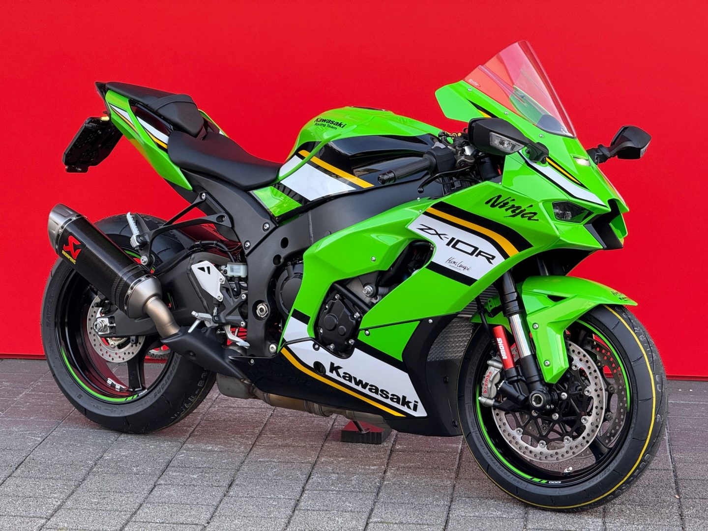 découvrez la kawasaki ninja zx, la moto de sport ultime qui allie performance exceptionnelle, design aérodynamique et technologie avancée. préparez-vous à vivre des sensations fortes sur routes et circuits grâce à sa puissance inégalée et son confort de conduite.
