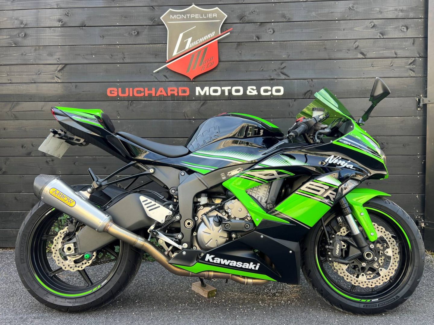 découvrez la kawasaki ninja zx, la moto sportive qui allie puissance, technologie avancée et design aérodynamique. parfaite pour les amateurs de sensations fortes, elle offre des performances exceptionnelles sur route. plongez dans l'univers de la vitesse et de l'adrénaline avec cette icône du motocyclisme.