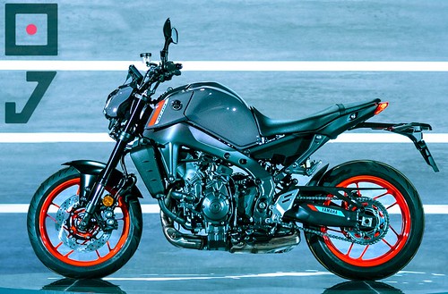 découvrez les caractéristiques de la mt-09 2022, une moto alliant puissance et agilité. plongez dans les détails de son design moderne, de ses performances améliorées et de sa technologie avancée, pour comprendre pourquoi elle se démarque dans sa catégorie.