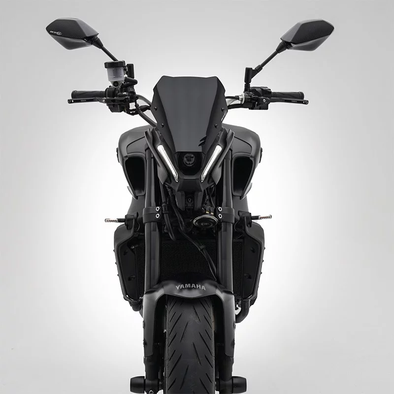 découvrez les caractéristiques de la yamaha mt-09 2022 : performances, design, technologies innovantes et confort de conduite. plongez dans l'univers de cette moto qui allie puissance et agilité pour une expérience unique sur la route.