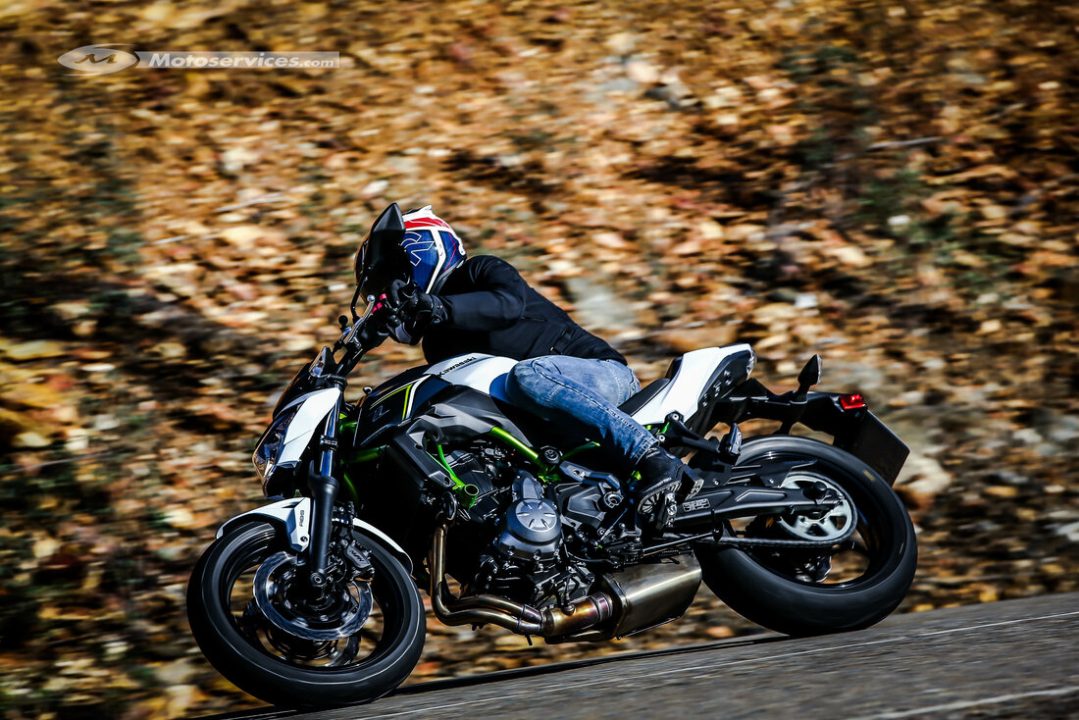 découvrez la vitesse maximale de la kawasaki z650, un incontournable des motos sportives. explorez ses performances impressionnantes et ses caractéristiques techniques qui font de cette machine un choix idéal pour les passionnés de vitesse et de sensations fortes.