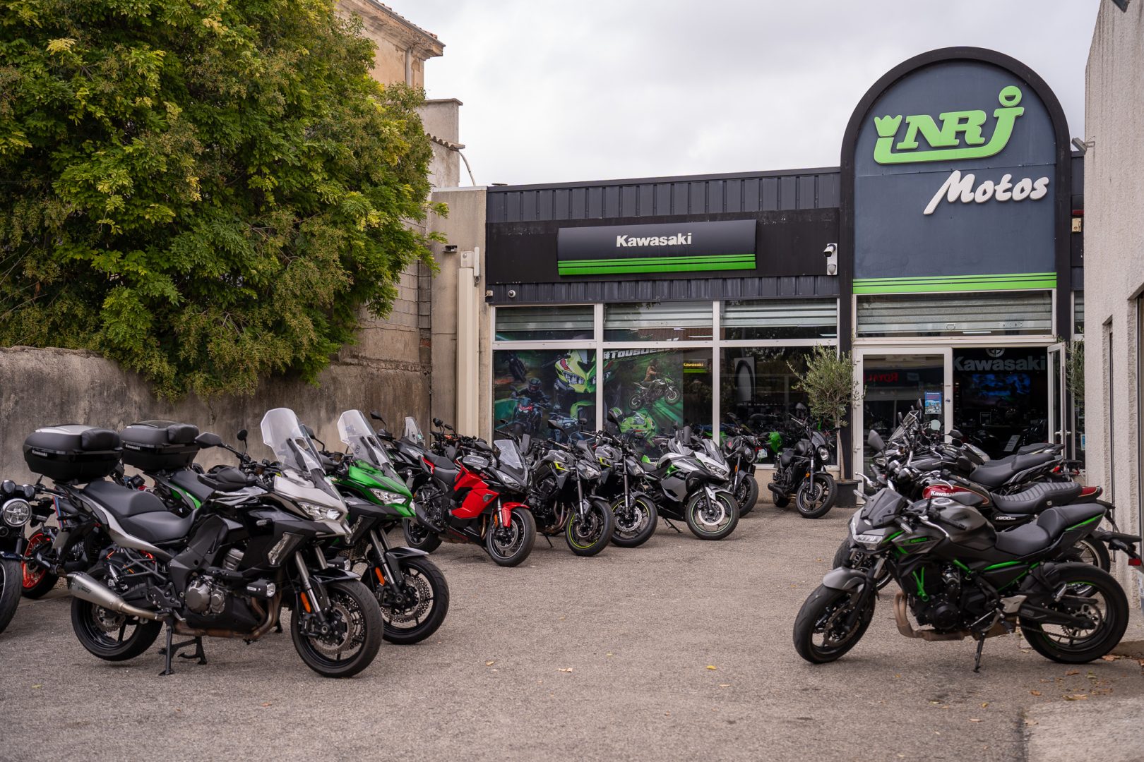 découvrez les nombreux avantages de choisir un concessionnaire kawasaki. profitez d'une expertise technique, d'un service après-vente de qualité, de promotions exclusives et d'un large choix de modèles pour répondre à toutes vos attentes de motard.