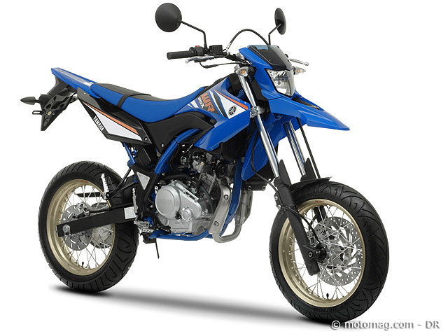 découvrez notre guide complet sur le supermotard, une discipline mêlant vitesse et agilité. apprenez les meilleures pratiques, techniques de conduite, équipements indispensables et conseils pour débuter ou perfectionner votre expérience en supermotard. rejoignez la passion des pilotes et maîtrisez les routes comme un pro.