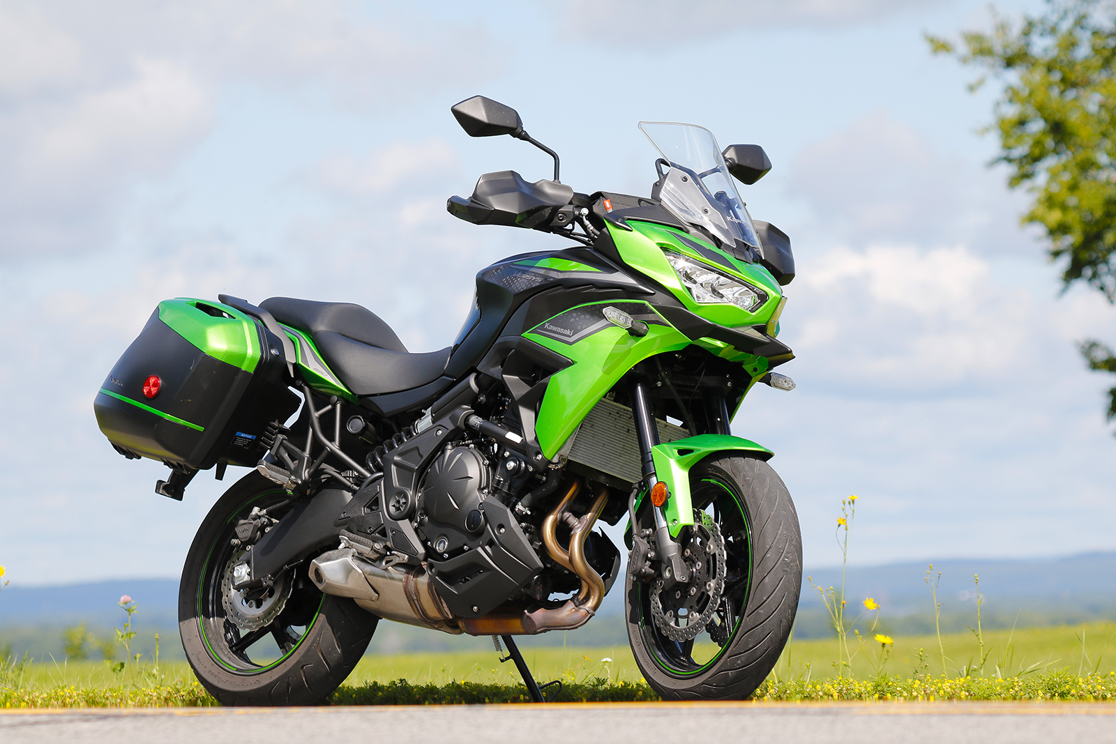 découvrez les nouveautés kawasaki 2022 : motos, scooters et innovations technologiques qui redéfinissent l'expérience de conduite. explorez notre gamme et trouvez le modèle idéal pour vos aventures.