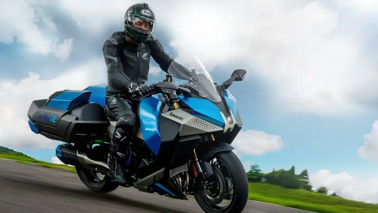découvrez la kawasaki ninja h2r, une moto révolutionnaire alliant puissance et technologie d'avant-garde. avec son design aérodynamique et son moteur suralimenté, la h2r redéfinit les standards de la performance sur circuit. plongez dans l'univers de la performance extrême et de l'innovation.