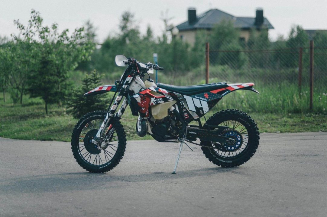 découvrez notre sélection de motos 50cc spécialement conçues pour les jeunes. idéales pour débuter, ces motos allient style et sécurité, tout en garantissant une expérience de conduite inoubliable. parfaites pour les adolescents et les nouveaux motards.