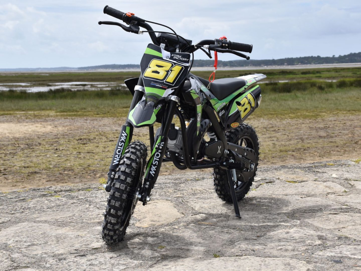 découvrez notre sélection de motos 50cc spécialement conçues pour les jeunes. idéales pour débuter, elles allient sécurité, style et performance, tout en offrant une expérience de conduite excitante. trouvez le modèle parfait pour accompagner vos premières aventures sur deux roues !